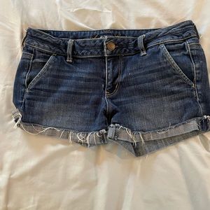 American Eagle classic medium wash hi-rise shortie size 10
